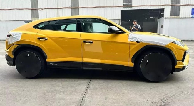 Đoàn Di Băng được chồng tặng Lamborghini Urus hơn 16 tỷ, màn nhận xe gây sốc! - Ảnh 7.