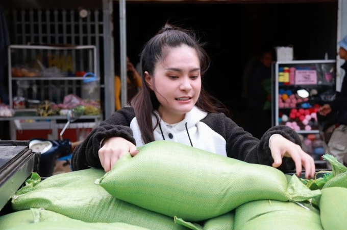 Đoàn Di Băng thề không khinh thường người nghèo, tiết lộ cũng áp lực tiền bạc sau phát ngôn gây tranh cãi